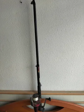Caña de pescar con carrete