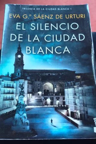Libro novela "El silencio de la Ciudad Blanca"