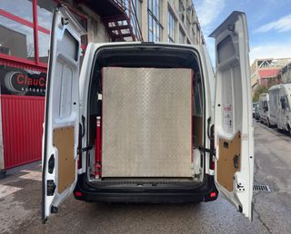 Renault Master L2 H2 con rampa integrada