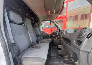 Renault Master L2 H2 con rampa integrada