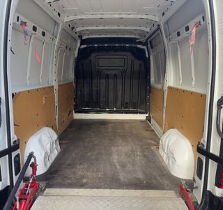 Renault Master L2 H2 con rampa integrada