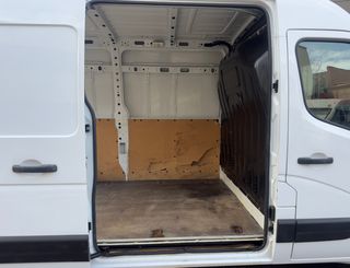 Renault Master L2 H2 con rampa integrada