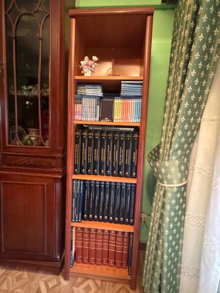 Estantería de madera