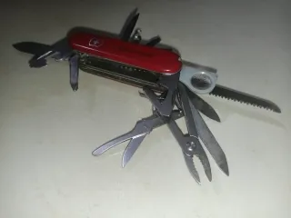 Coltellino Victorinox multifunzione maxi vintage