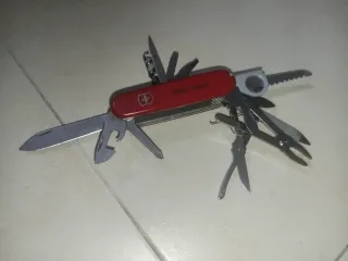 Coltellino Victorinox multifunzione maxi vintage