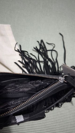 Bolso Zara flecos ante negro
