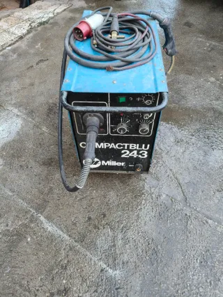 Soldadora Miller Compactblu 243