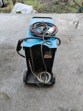 Soldadora Miller Compactblu 243