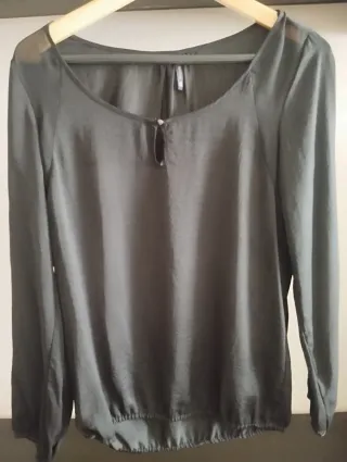 Blusa negra manga larga