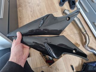 Detalles carbono Suzuki GSX-R 600