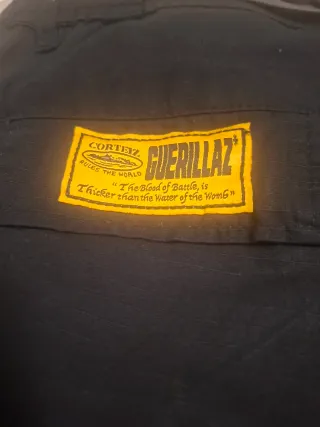 Pantalón cargo chico negro