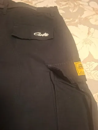 Pantalón cargo chico negro