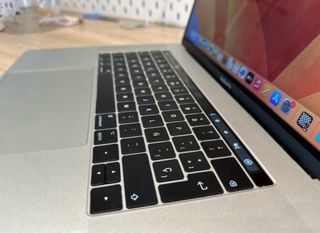 MacBook Pro 15 2017 16GB 256GB SSD Plata