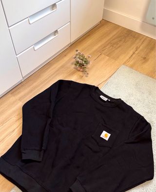 Sudadera Carhartt Negra con Bolsillo