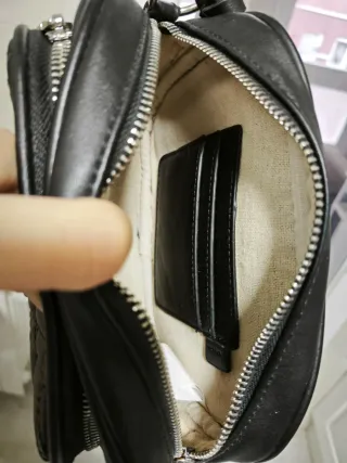 Bolso bandolera Parfois negro acolchado