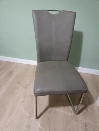 Mesa y 4 Sillas Comedor