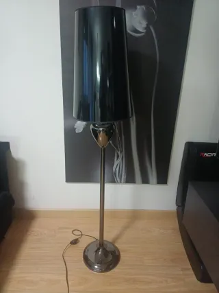 Lámpara de pie salón negra y plateada