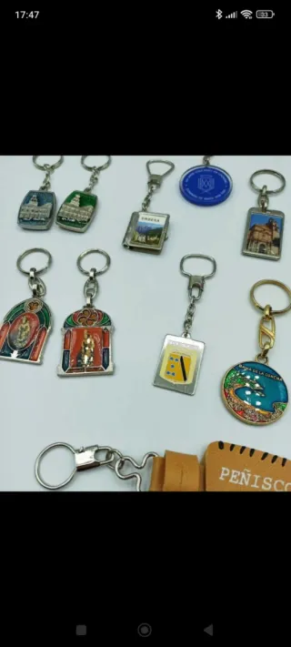 3 llaveros de lugares a 1,5€