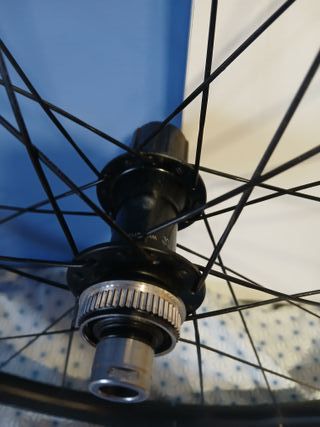 Ruedas Shimano RS710 C32 Carbono