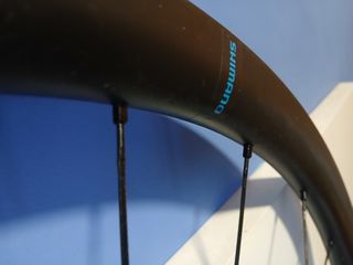 Ruedas Shimano RS710 C32 Carbono