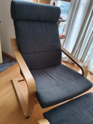 Sillón Poang Ikea con reposapiés