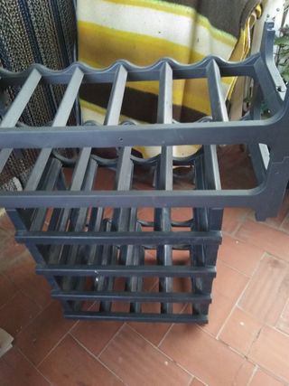 Botellero plástico negro