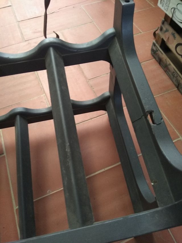 Botellero plástico negro