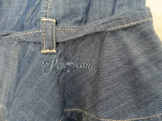 Vestido vaquero corto con volantes