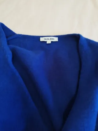 Conjunto Salsa: Cárdigan Azul y Blusa Estampada