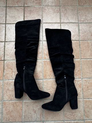 Stivali neri con tacco