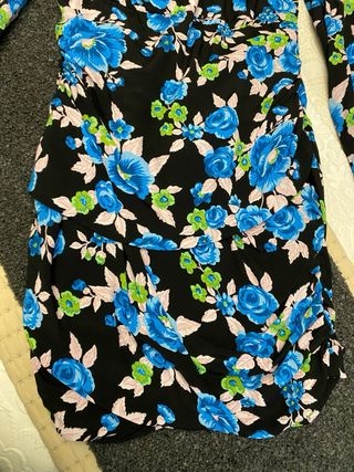 Vestido floral manga larga