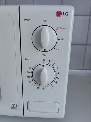 Microondas LG Blanco de 20L.