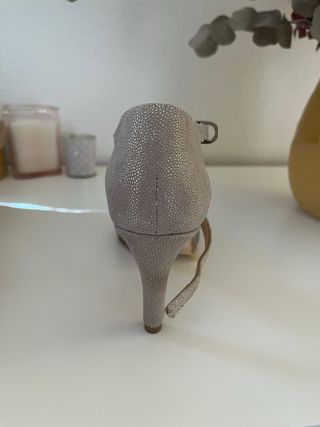 Zapatos tacón Mariana Barturen dorados/beige