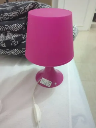 Lámpara de mesa Ikea fucsia