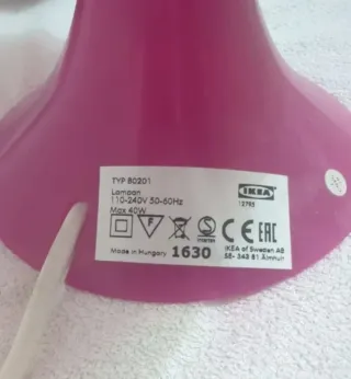 Lámpara de mesa Ikea fucsia