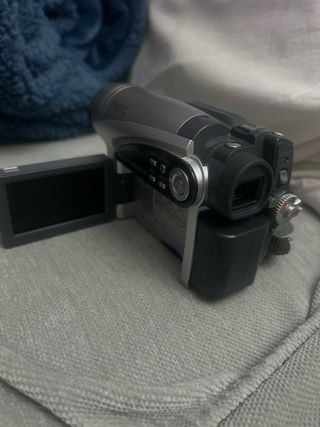 Cámara de vídeo Hitachi multiformato