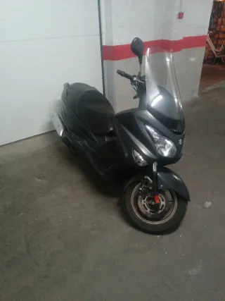Moto Scooter Suzuki Burgman 200cc