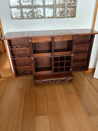 Mueble bar de madera