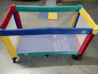 Cuna de viaje plegable