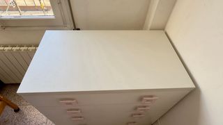 Cómoda infantil 4 cajones. Tiradores rosa.