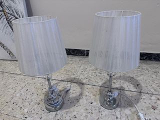 Juego de 2 lámparas de mesita plateadas