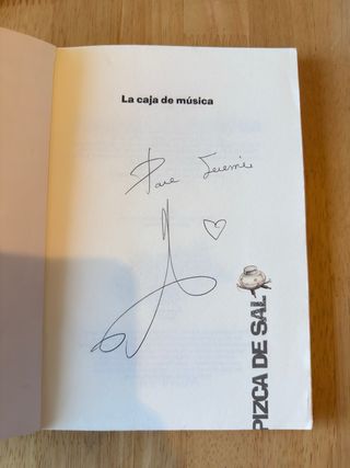 Libro La caja de música - Ana Alonso