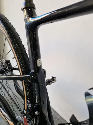 Bicicleta Gravel Cannondale Nera