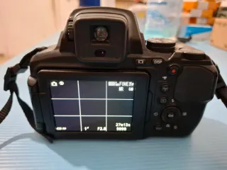 Nikon Coolpix P900 - Zoom 83x Ottico - 2 Batterie