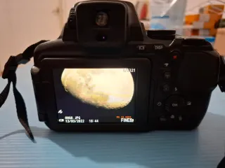 Nikon Coolpix P900 - Zoom 83x Ottico - 2 Batterie