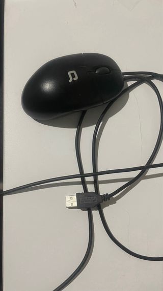 Monitor AIRIS, torre, teclado y ratón HP Compaq