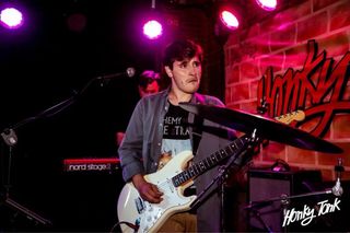 Clases de guitarra eléctrica – Música moderna