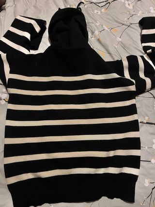 Maglioncino Domrebel con cappuccio a righe