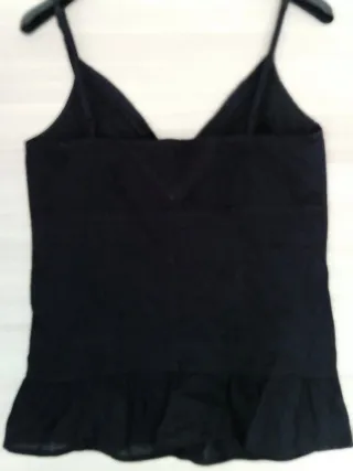 Top Pepe Jeans negro con volantes