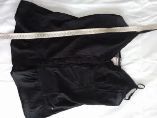 Top Pepe Jeans negro con volantes